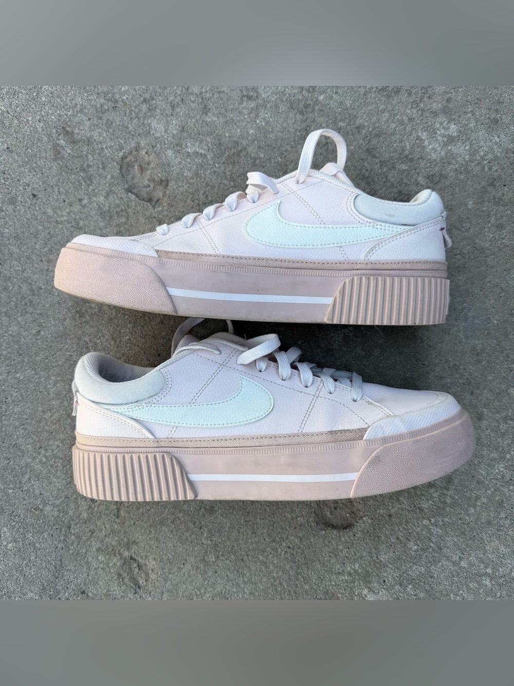 Nike Court Legacy Lift Women's Platform Sneaker - Light Pink/White Size 10 - Picture 2 of 8